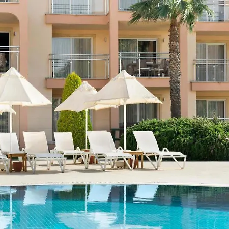 Apartment 6 Kisilik Tesis Icerisinde Ortak Havuzlu Daire, Aydin Kusadasi - Awz147