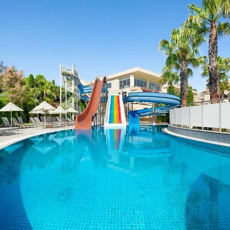 Apartment 6 Kisilik Tesis Icerisinde Ortak Havuzlu Daire, Aydin Kusadasi - Awz147